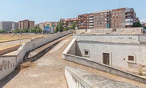 Archivo:Hornabeque del Puente de Palmas, Badajoz, España, 2020-07-22, DD 96