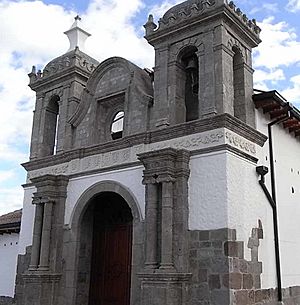 Archivo:Iglesia Pinllo