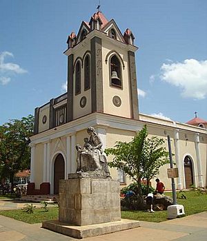 Archivo:Iglesia artemisa