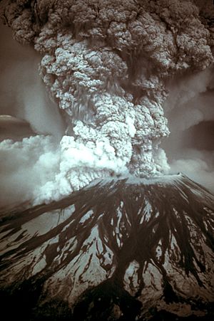Archivo:MSH80 eruption mount st helens 05-18-80-dramatic-edit