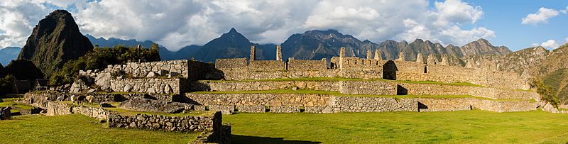 Archivo:Machu Picchu, Perú, 2015-07-30, DD 61-64 PAN