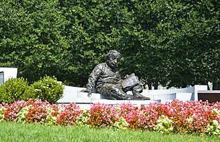 Memorial a Albert Einstein-2023 01.jpg