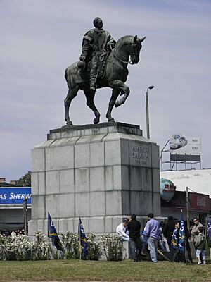 Archivo:Monumento a Aparicio