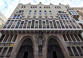 Palau Güell Gaudí.jpg