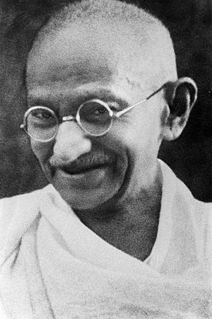 Archivo:Portrait Gandhi