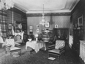 Archivo:Ramsey house parlor 1884