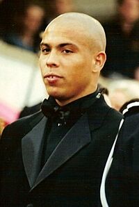 Archivo:Ronaldo Cannes (cropped)