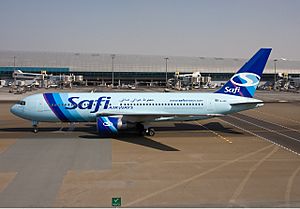 Archivo:Safi Airways Boeing 767-200ER Simon