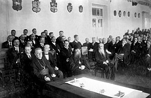 Archivo:Second Seimas of Lithuania opening meeting