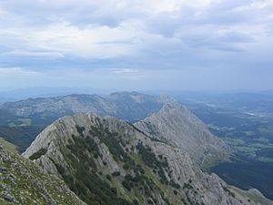 Archivo:Sierra de Anboto 1