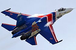 Archivo:Sukhoi Su-27P of Russian Knights in 2010