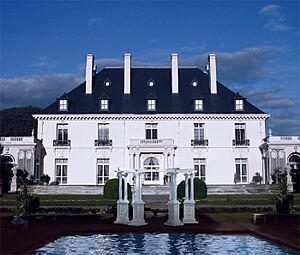Archivo:Vernon Court, West Facade, Newport RI