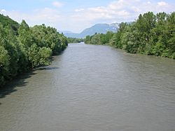 Archivo:200506 - The Isere River In Poncharra