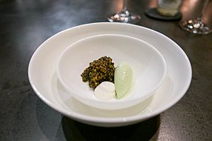 Archivo:Atera Golden Osetra Caviar, Sicilian Pistachio, IPA (39548981350)