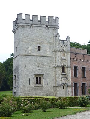 Archivo:Bouchout Castle Donjon Tower