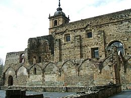 Carracedo (Le) - Monasterio de Santa Maria 09