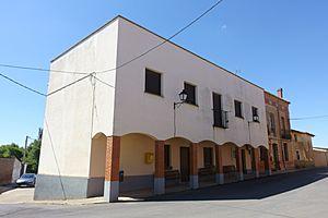 Archivo:Casa consistorial de Amayuelas de Arriba