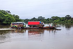 Archivo:Crossing the Rio Pasion (6995996519)