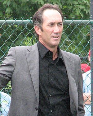 Archivo:Darren Cahill at the 2009 Indianapolis Tennis Championships 01 (crop)
