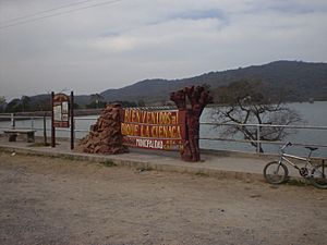 Archivo:Dique La Ciénaga 077