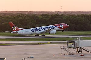 Archivo:Edelweiss Flight WK5 Tampa to Zurich (16956971413)