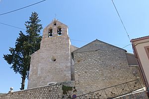 Archivo:Iglesia de Santa María del Castillo, Perales de Tajuña 01