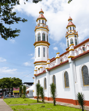 Archivo:Iglesia del Rosario, Manizales