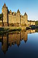 Josselin Château Evening Light Reflected 2016-08-15 WLM