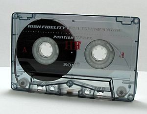 Archivo:Kaseta magnetofonowa ubt