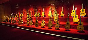 Archivo:La col·lecció de guitarres, Museu de la Música de Barcelona