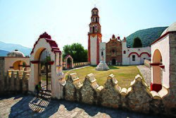 Archivo:Misión Tilaco, Sierra Gorda, Querétaro (24516058316)