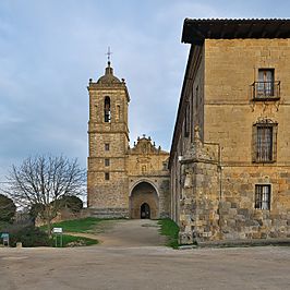 Monasterio de Irache, Ayegui. Fachada.jpg