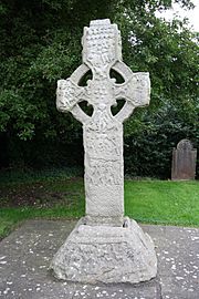 Archivo:Monasterio de Kells02