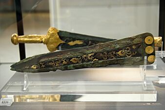 Mycenaean dagger with Nautilus NAMA 080870