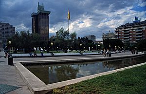 Archivo:Plaza de Colón (Madrid) 05