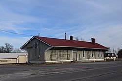 Railroad depot, Dahlgren, IL.jpg