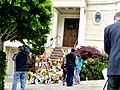 Robin williams tribute at mrs doubfire house 2014-08-13