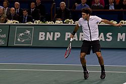 Archivo:Roger Federer at the 2008 BNP Paribas Masters