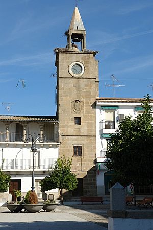Archivo:Torre del reloj de Ceclavín
