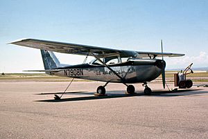 Archivo:USAF Academy T-41 Mescalero N7908N