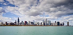 Archivo:Vista del Skyline de Chicago desde el Planetario, Illinois, Estados Unidos, 2012-10-20, DD 05