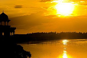 Archivo:YamunaRiver