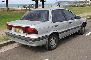 Archivo:1991 Mitsubishi Lancer (CB) GLX sedan (26555926305)