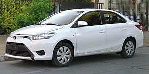 Archivo:2014 Toyota Yaris 1.5 XLi in Chile