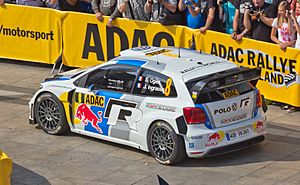 Archivo:ADAC Rallye Deutschland 2013 - Fahrerpräsentation auf dem Roncalliplatz-4627