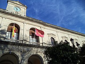 Archivo:Bandera de Sevilla
