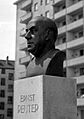 Bundesarchiv B 145 Bild-F002775-0011 Berlin Ernst Reuter Bueste (cropped)