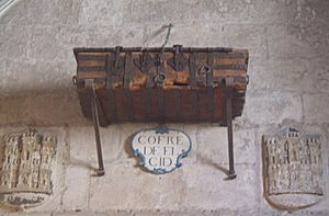 Archivo:Catedral de Burgos - Capillla del Corpus Christi, Cofre del Cid