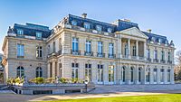 Archivo:Château de la Muette, Paris 19 March 2019 001