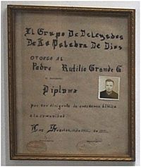 Archivo:Diploma Delegados de la Palabra a Rutilio Grande (frag)